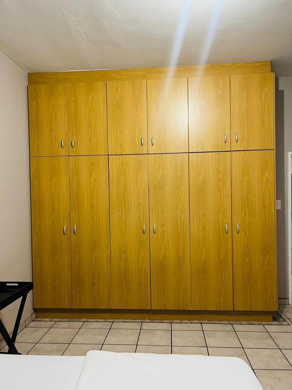 Stern Self Catering Apartments ويندهوك المظهر الخارجي الصورة
