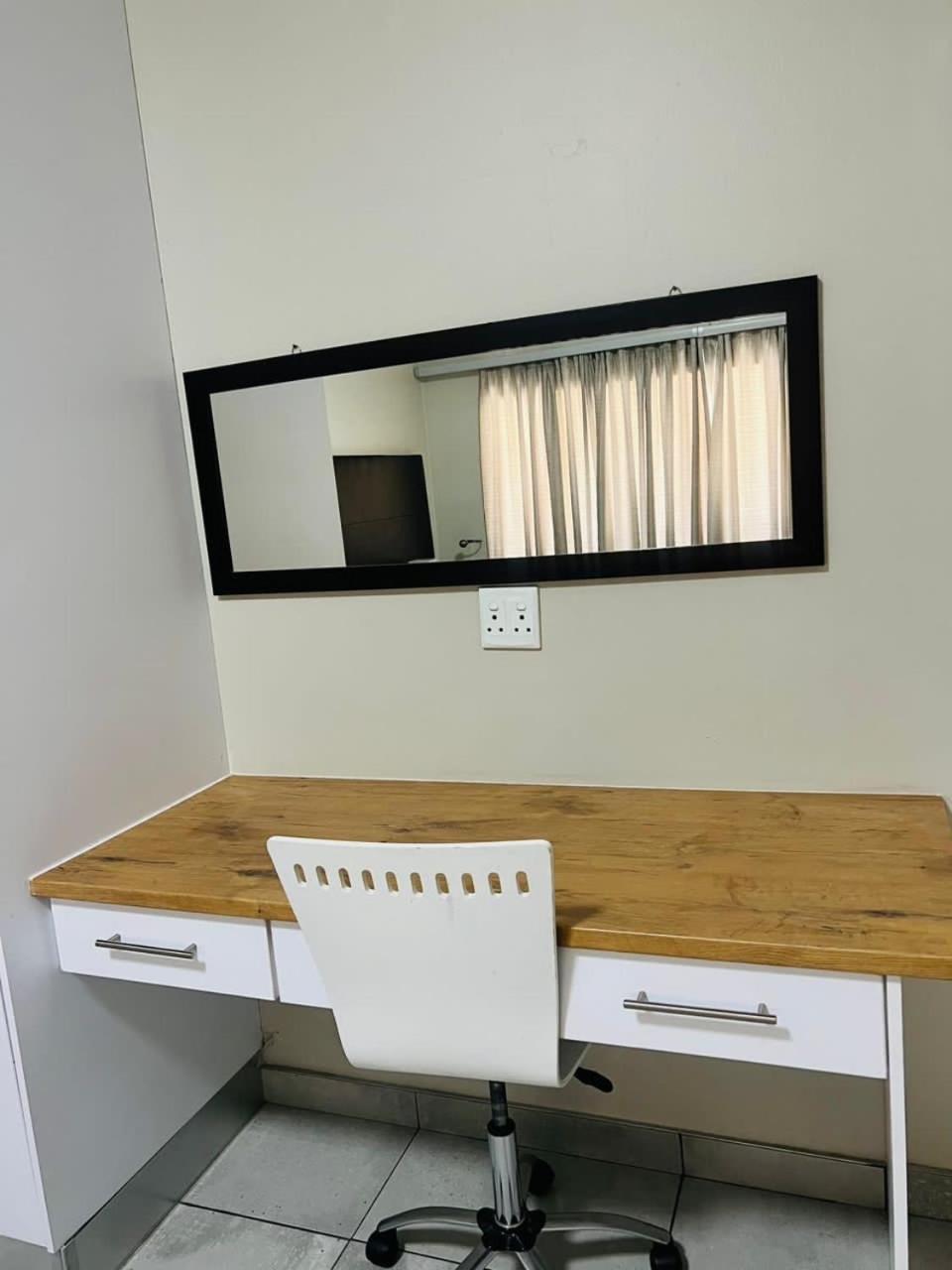 Stern Self Catering Apartments ويندهوك المظهر الخارجي الصورة