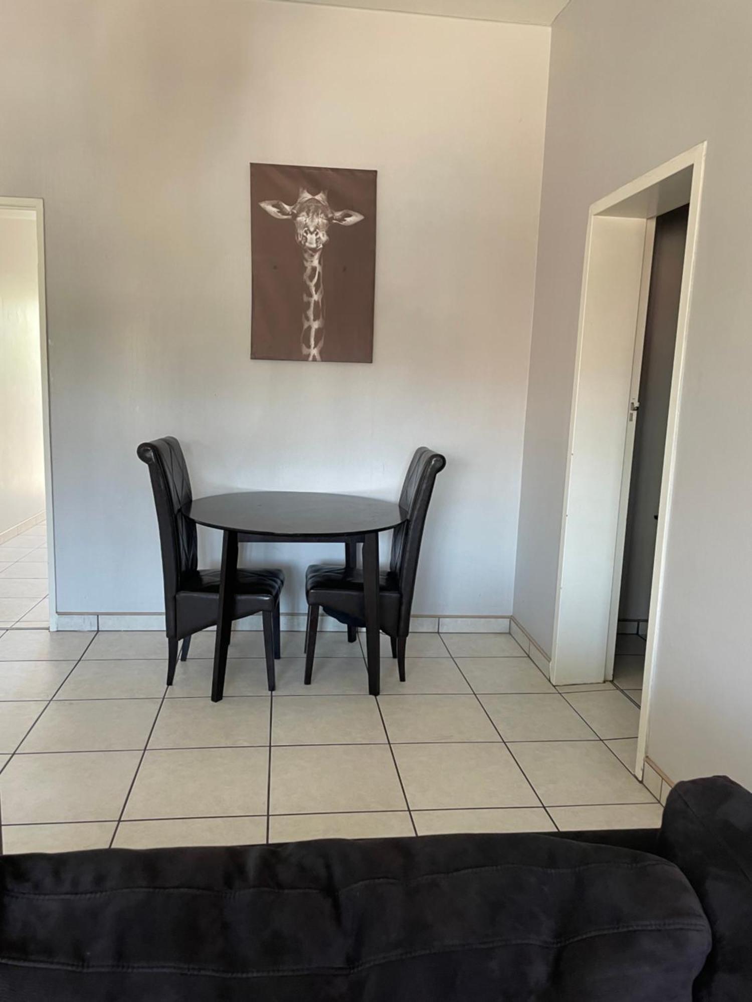 Stern Self Catering Apartments ويندهوك المظهر الخارجي الصورة