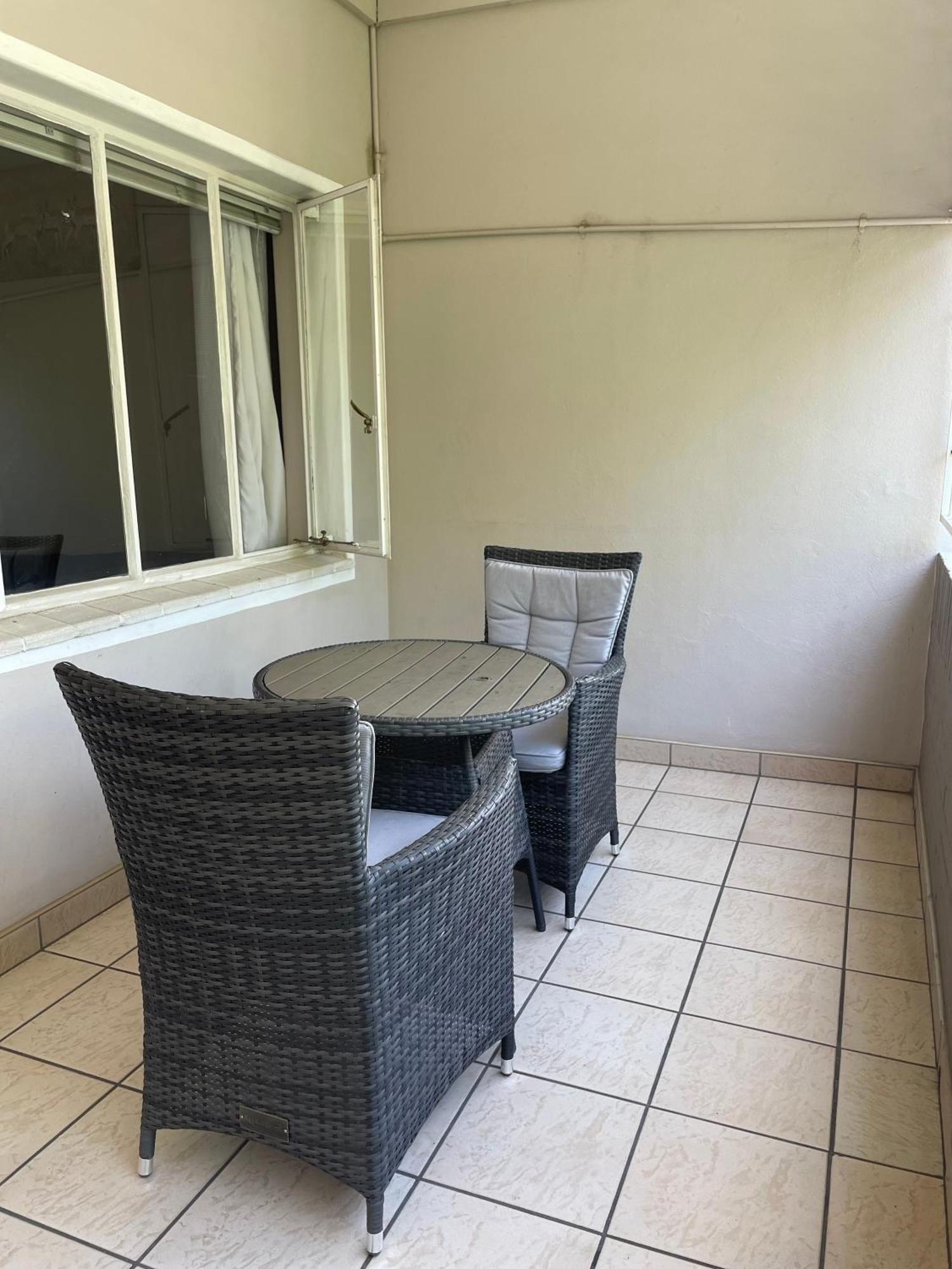 Stern Self Catering Apartments ويندهوك المظهر الخارجي الصورة