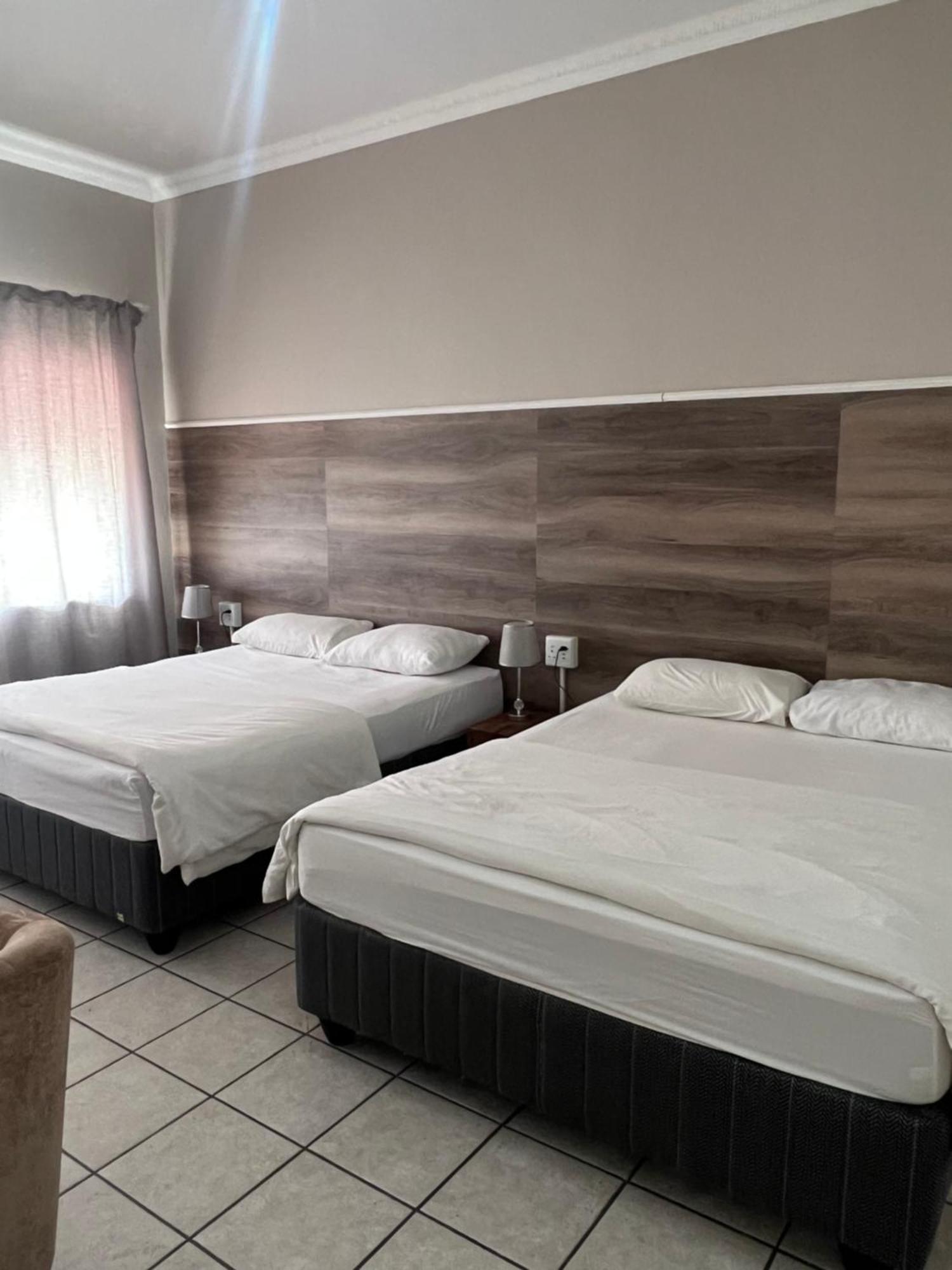 Stern Self Catering Apartments ويندهوك المظهر الخارجي الصورة