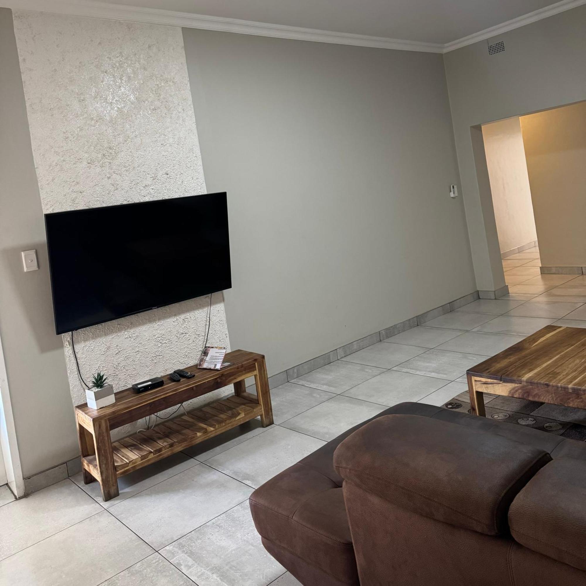 Stern Self Catering Apartments ويندهوك المظهر الخارجي الصورة